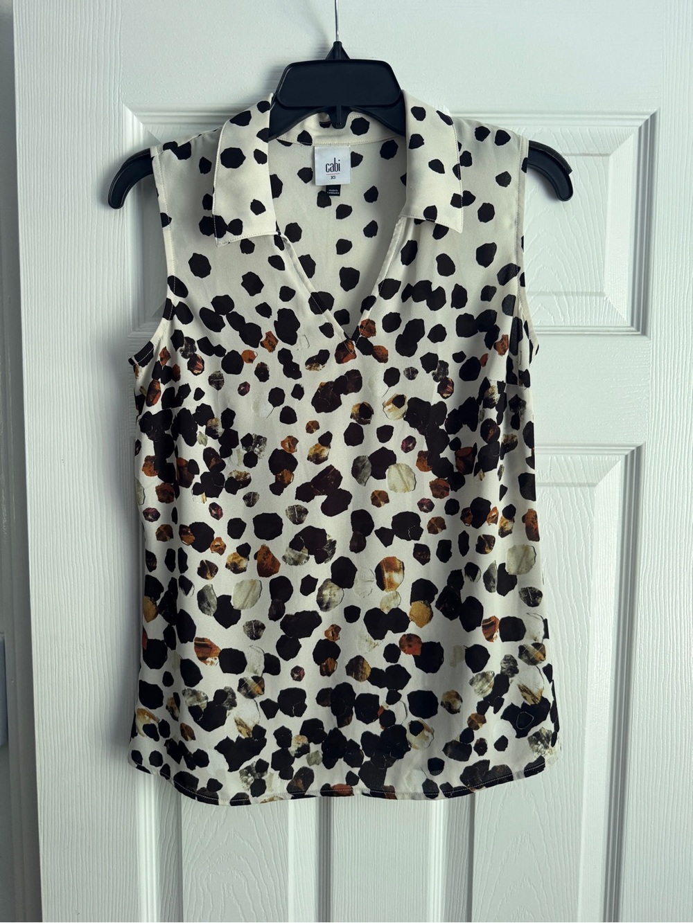 Cabi XS Sleeveless Blouse Animal Print Collared V Neck Career Top Style 3989